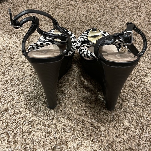 Betani wedges - Picture 3 of 4